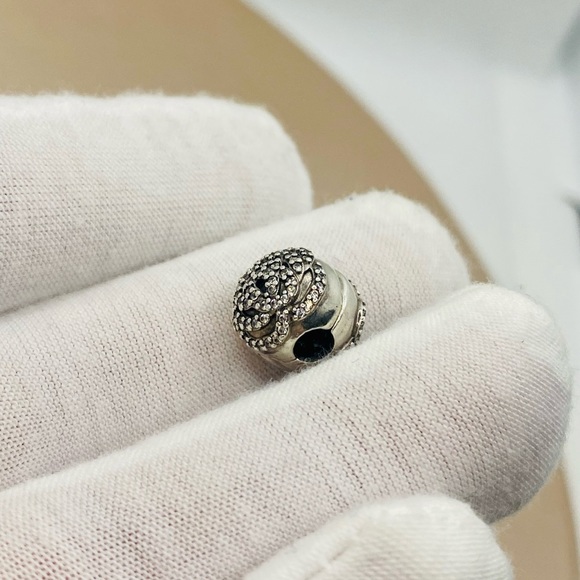 EUC Pandora 791529CZ Sterling Silver Shimmering Rose Clip w/ Clear Zirconia - Picture 5 of 11